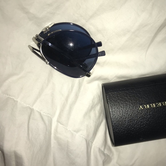 Burberry Folding Pilot Sunglasses - Picture 3 of 4